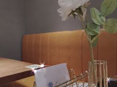 -POKEE VIA&Brunch·维娅(重庆来福士店)