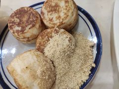 路边边熨斗糕-正南齐北·老街糯米团(洪崖洞店)