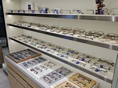 -视野联行眼镜·蔡司·尼康·豪雅·依视路(青浦宝龙店)