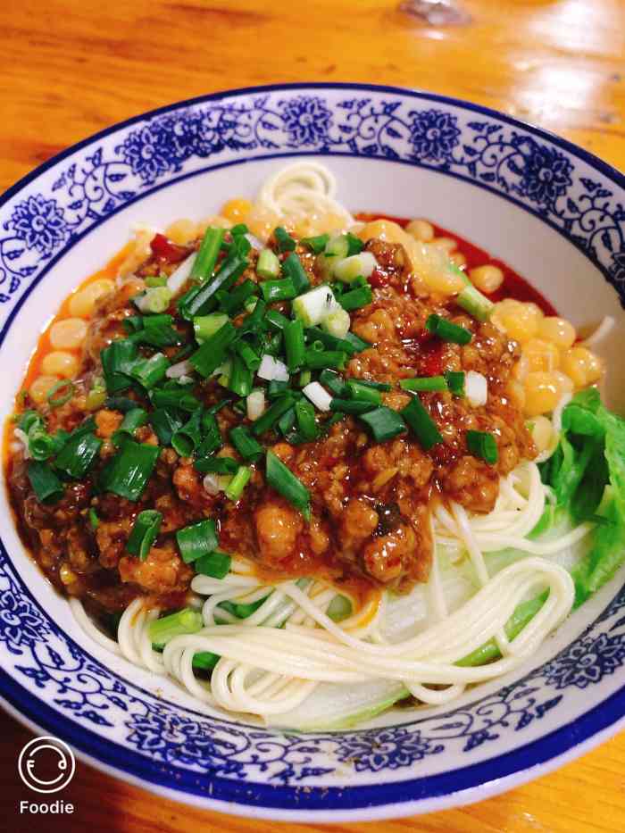 老万州杂酱面-"之前去过隔壁一家网红小面店 觉得味道一般.