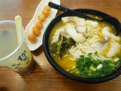 -鑫花溪牛肉米粉(凤凰街创始总店)