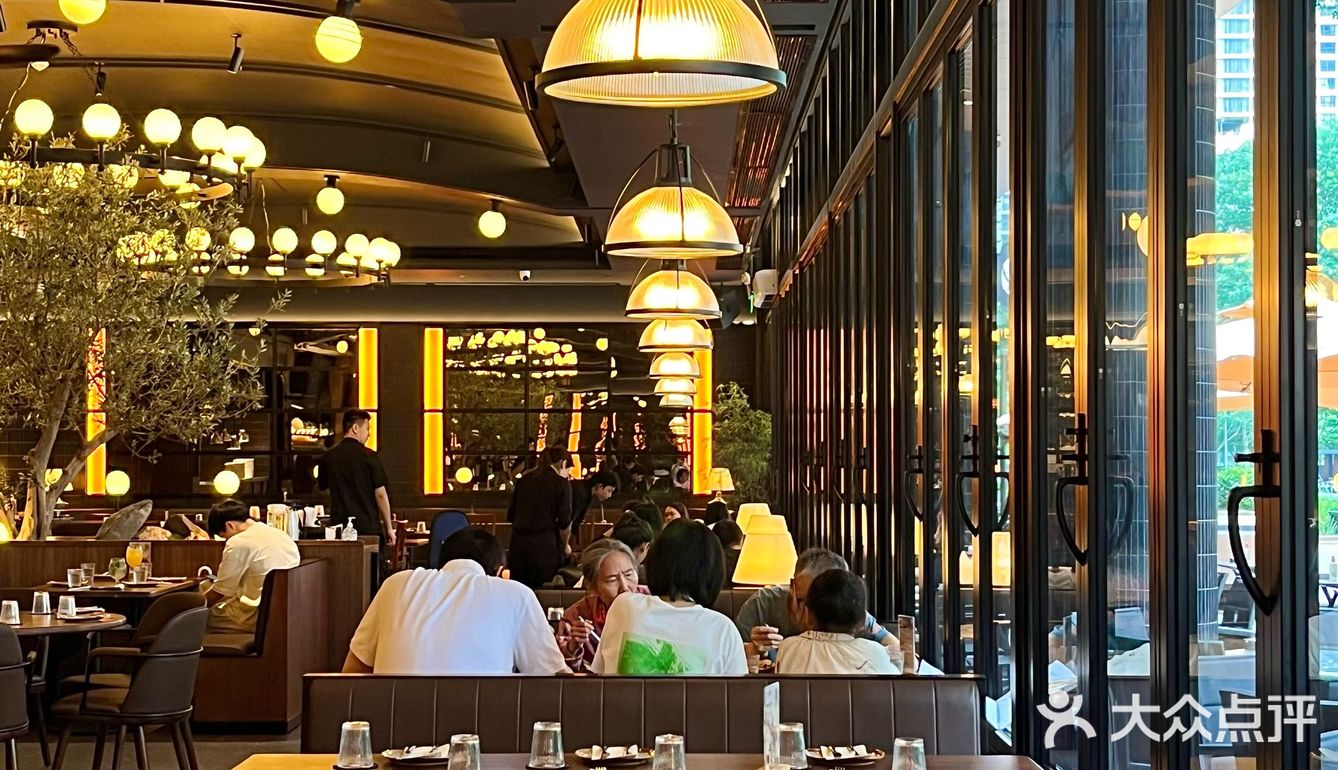 深圳新店｜花小钱装大杯的餐酒吧，好chill