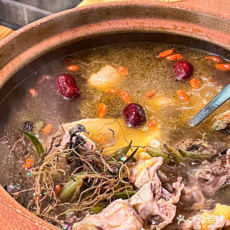 嘎嘎香石橄榄🫒鸡煲我还想再吃23456次‼️