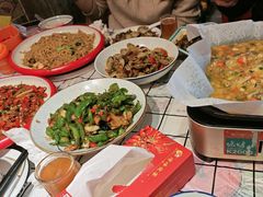 -顶峰夜宴·龙虾烧烤大排档(九江学院店)