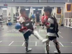 -拳力汇散打搏击泰拳俱乐部(绿地缤纷城店)