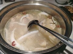 -三个椰子·现砍椰子鸡(金源CBD店)