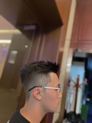 -尼特斯男士发型馆