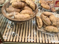 核桃红豆盐面包-都恩客(高岛屋百货店)
