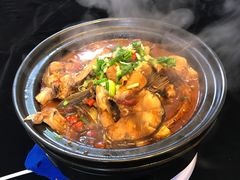 太平湖砂锅鱼-徽州美食(三十年老店)