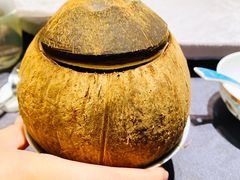 鲜椰子鸡汤-粤凤佬