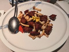 菌菇爆炒牛肉粒-漢舍中国菜馆(889广场店)