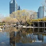 想要感受快乐的话，就跟我一起来郑州建业，华谊兄弟电影小镇游玩