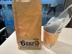 -麦当劳(上海虹桥站30B检票口楼上)