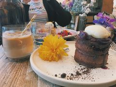 -FLOVIE FLORIST CAFE