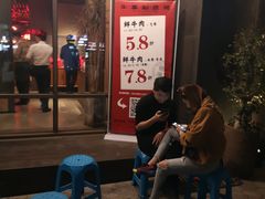 等位区-牛事制造局牛肉火锅(莲岳路店)