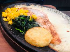 奶油菠菜烤三文鱼-萨莉亚意式餐厅(杭州西溪龙湖天街店)