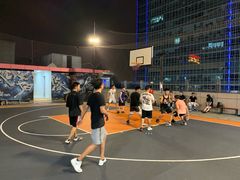-洛克公园·篮球·足球·羽毛球(莘庄店)