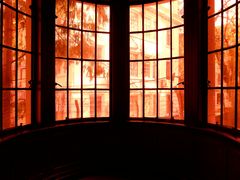 -Nathalie Djurberg与Hans Berg“牛皮纸包裹的月亮”-Prada荣宅当季展览