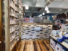 -猫的天空之城概念书店(束河店)