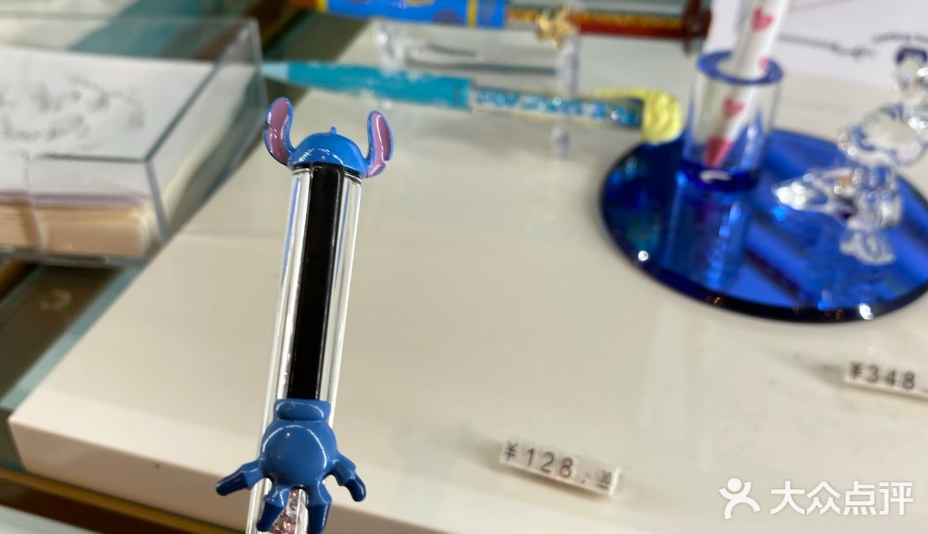 5斤重的水晶鞋[呲牙]难怪会掉