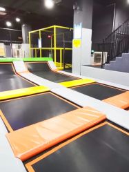 -蹦贝运动中心·蹦床·攀岩·闯关(龙岗店)