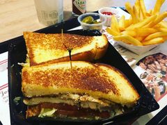 -The Habit Burger Grill 哈比特汉堡(复兴soho店)