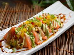 三文鱼牛油果沙拉-肥朵食堂(带梦胡同店)