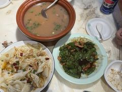 -老街烧烤大排档·地道湖北菜·龙虾馆(汉口火车站店)