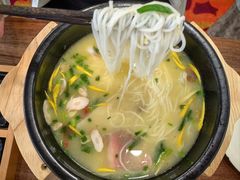 -维笙望湖·天膳源蒙自过桥米线