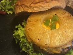 -HIGH FIVE哈福手工汉堡(桂林路店)