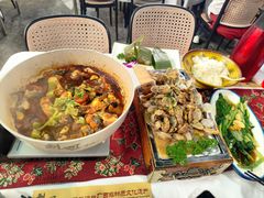 -刘姐啤酒鱼民族演艺餐厅(西街总店)
