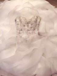 -Color卡诺婚纱礼服馆(南京严选店)