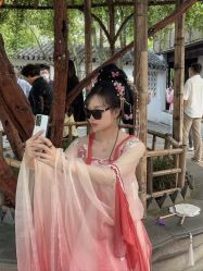 -一揽芳华汉服旗袍体验馆(拙政园店)