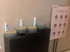 -灸春堂·艾灸·痛症·整脊连锁(之江银泰店)