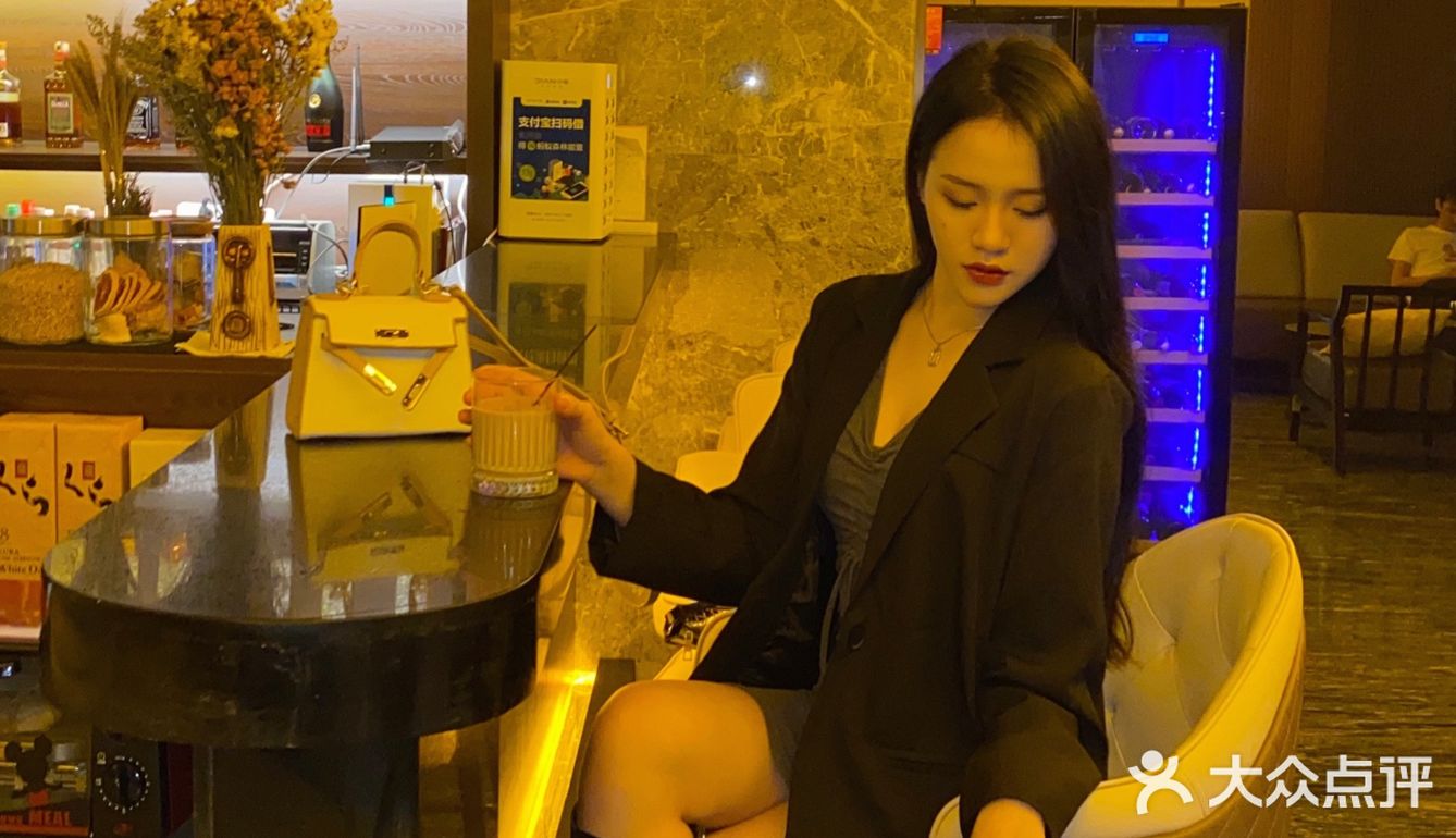 南宁探店｜空中餐厅 夜景真的太美了