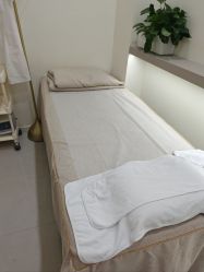 -苗方清颜专业祛痘·皮肤管理