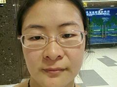 -MiRi眼镜连锁·蔡司·尼康控优点合作店(莘庄店)