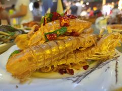 -三亚火车头万人海鲜广场