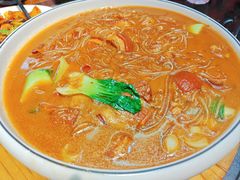 猪肉炖粉条-东北哈尔滨酱骨头馆房掌柜铁锅炖