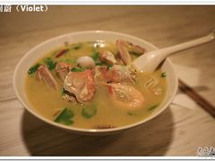 大闸蟹汤面-十面欢腾·海鲜面·台式Bistro(长乐路店)