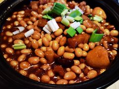 下饭豆焖肉-小六汤包砂煲菜(文景路店)