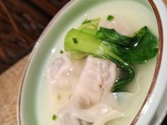 清汤鸡汁龙抄手-渝信川菜(西单店)