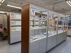 -无奔眼镜·蔡司·依视路授权店(朝阳大悦城店)