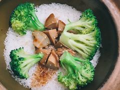 鲍鱼煲仔饭-红星光发煲仔饭(文海店)