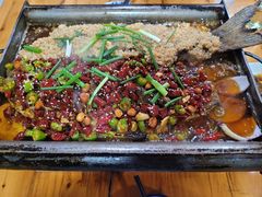 -宏兴烤鱼山庄(宣恩总店)