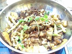 干锅牛蛙-蛙蛙叫干锅年代(簋街总店)