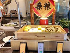 -亚龙湾希尔顿自助餐厅·海鲜·烧烤·沙滩BBQ·现场乐队