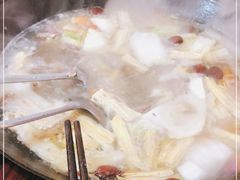 -老街烧烤大排档·地道湖北菜·龙虾馆(汉口火车站店)
