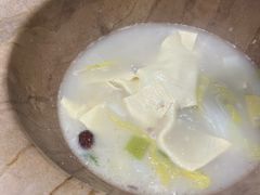 -滇香肴·云南菜蒸汽石锅鱼(云南北路店)