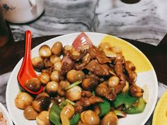 草菇炒牛肉-紫金食坊(江南西路店)